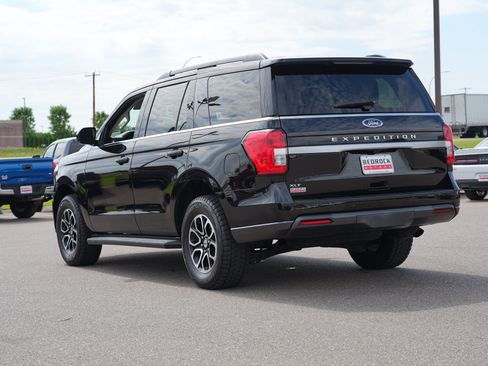 Used 2022 Ford Expedition XLT AWD/4WD image 5