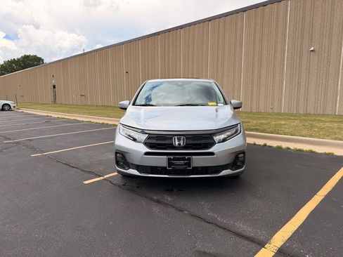 Used 2025 Honda Odyssey EX-L image 3