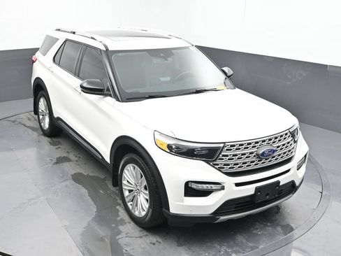 Used 2024 Ford Explorer Limited w/ Limited Technology Package AWD/4WD image 16