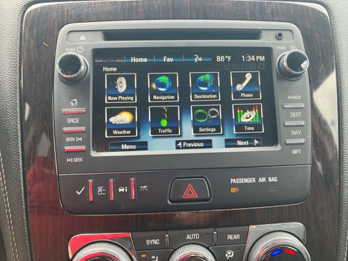 Used 2017 Chevrolet Traverse LT FWD image 24