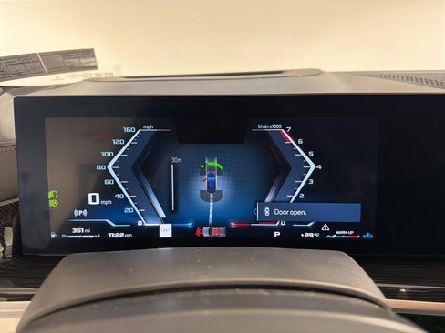 Used 2025 BMW X5 M60i w/ Climate Comfort Package image 15