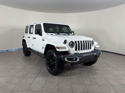 Used 2022 Jeep Wrangler Unlimited Sahara AWD/4WD image 7