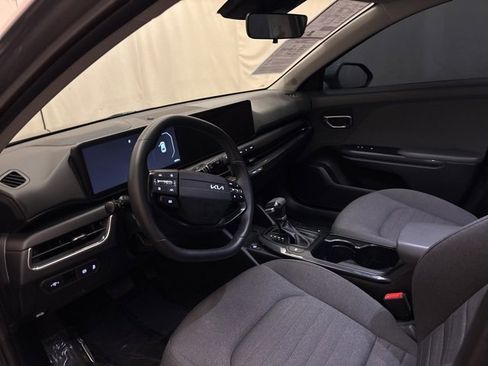 Certified 2025 Kia K4 EX image 9