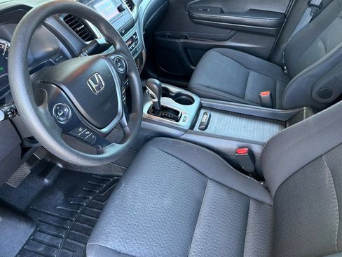 Used 2019 Honda Ridgeline Sport image 10