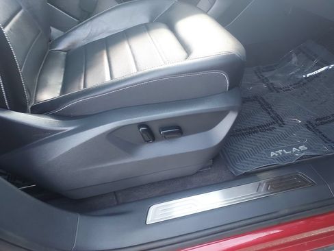 Used 2024 Volkswagen Atlas SEL AWD/4WD image 39