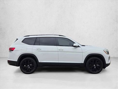 Used 2024 Volkswagen Atlas SE FWD image 4