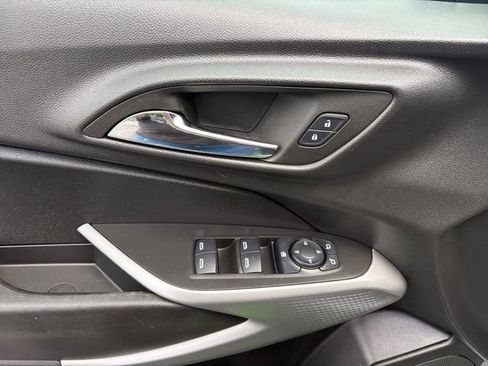 Used 2024 Chevrolet Trax RS w/ Driver Confidence Package FWD image 18