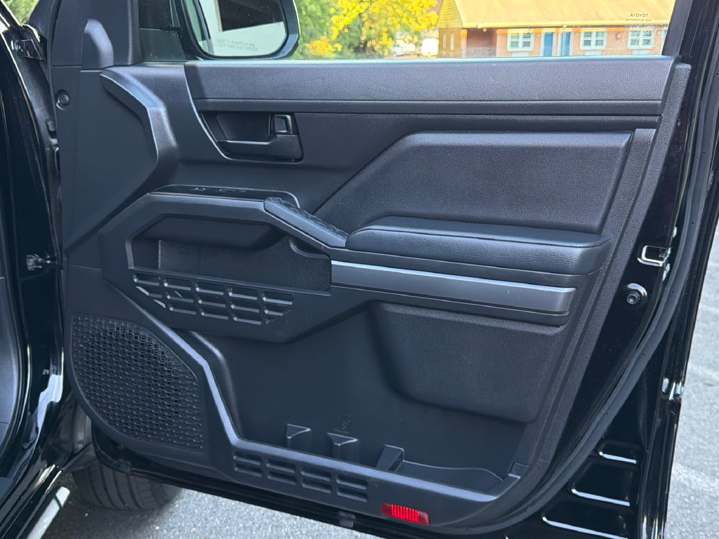 Used 2025 Toyota Tacoma SR5 AWD/4WD image 12