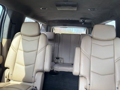 Used 2018 Cadillac Escalade ESV Platinum image 12