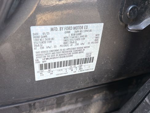 Used 2025 Ford Explorer ST-Line AWD/4WD image 34