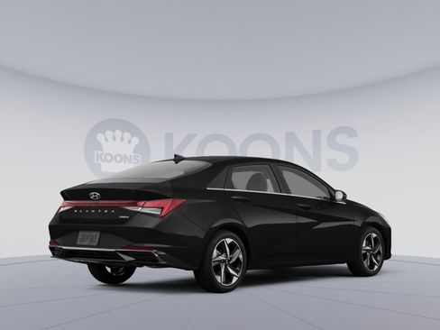 Used 2021 Hyundai Elantra Limited w/ Cargo Package image 4