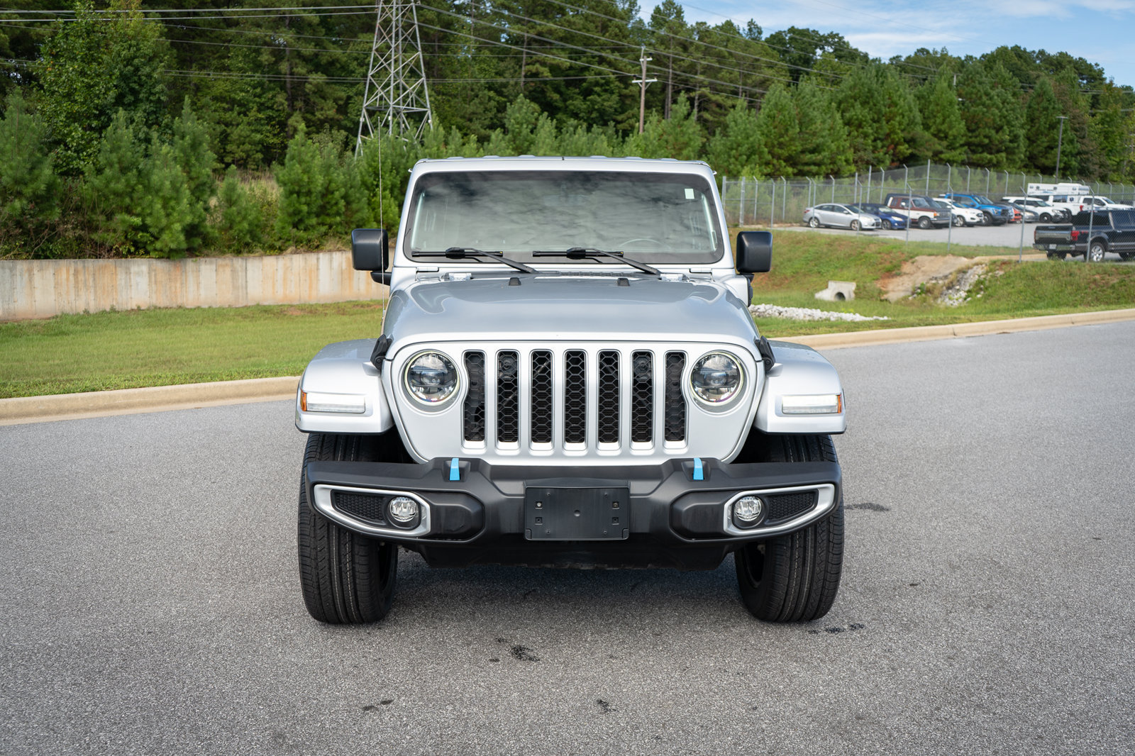 Used 2023 Jeep Wrangler Unlimited Sahara w/ Cold Weather Group AWD/4WD image 2