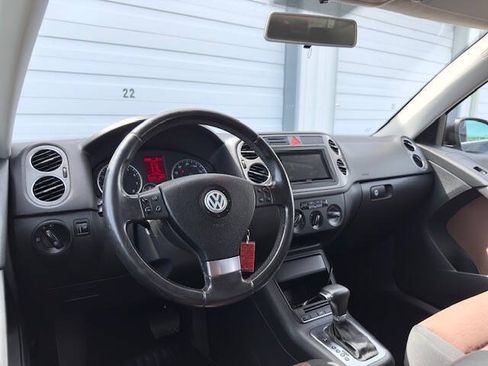 Used 2009 Volkswagen Tiguan SE AWD/4WD image 13