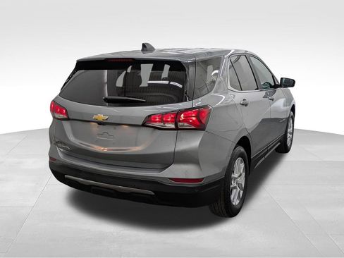 Used 2024 Chevrolet Equinox LT AWD/4WD image 2