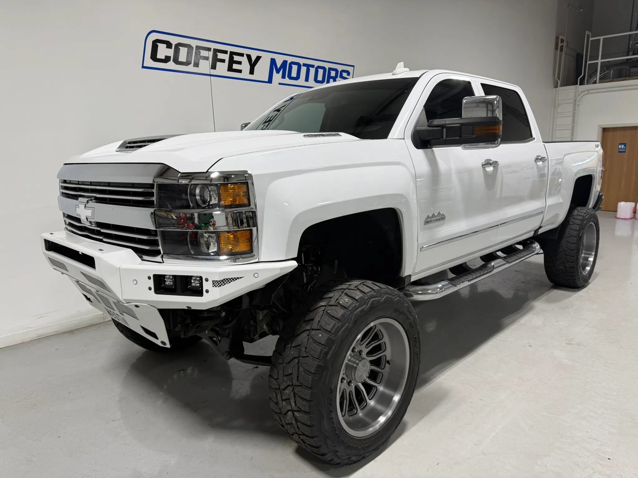 Used 2017 Chevrolet Silverado 2500 High Country w/ Duramax Plus Package AWD/4WD image 2