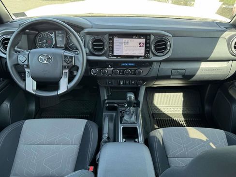 Used 2023 Toyota Tacoma TRD Sport AWD/4WD image 2