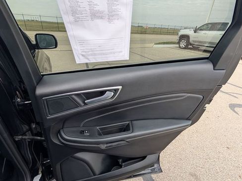 Used 2024 Ford Edge Titanium image 7