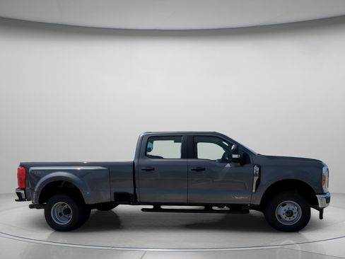 New 2026 Ford F350 XL w/ XL Chrome Package image 35