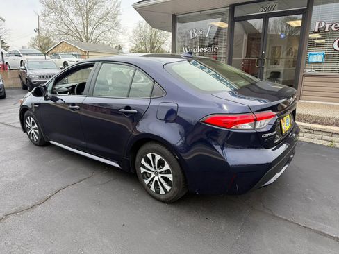Used 2020 Toyota Corolla LE w/ Carpet Mat Package (TMS) image 8