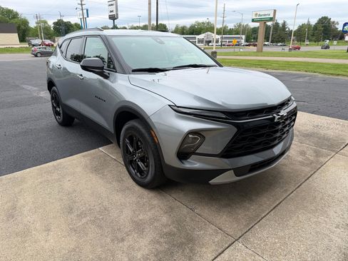 Used 2024 Chevrolet Blazer LT w/ Convenience Package FWD image 6