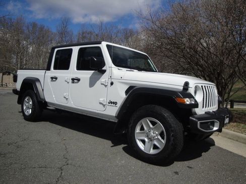 Used 2022 Jeep Gladiator Sport image 7