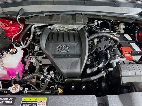 Used 2024 Toyota Grand Highlander AWD image 31