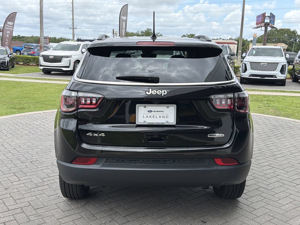 Used 2024 Jeep Compass Latitude AWD/4WD image 5