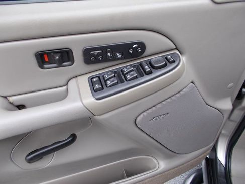 Used 2005 Chevrolet Tahoe Z71 w/ Preferred Equipment Group RWD image 29