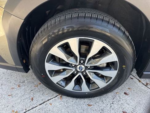 Certified 2023 Subaru Outback Limited image 10