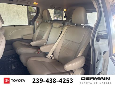 Used 2018 Toyota Sienna XLE Premium image 17
