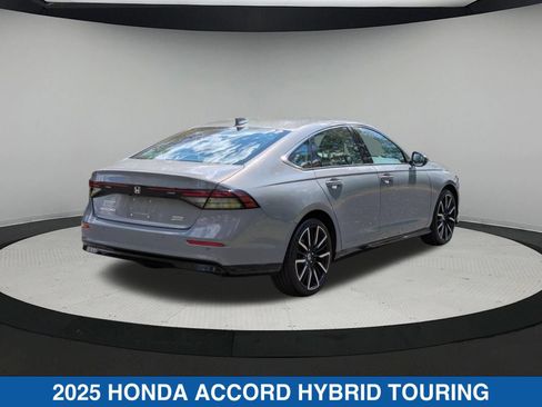 Used 2025 Honda Accord Touring image 4