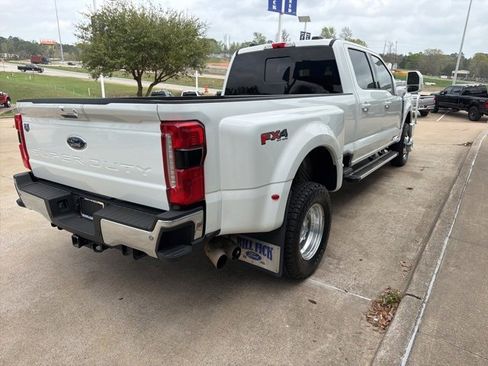 Certified 2024 Ford F350 Lariat w/ FX4 Off-Road Package image 5