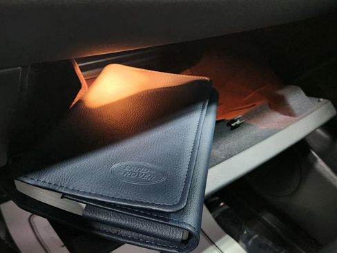 Used 2020 Land Rover Range Rover Evoque SE image 36