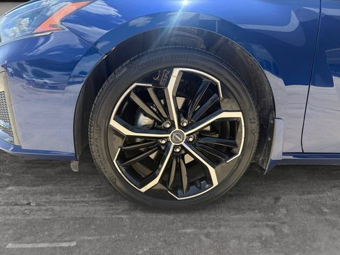 Used 2024 Nissan Altima 2.5 SR w/ SR Premium Package FWD image 9