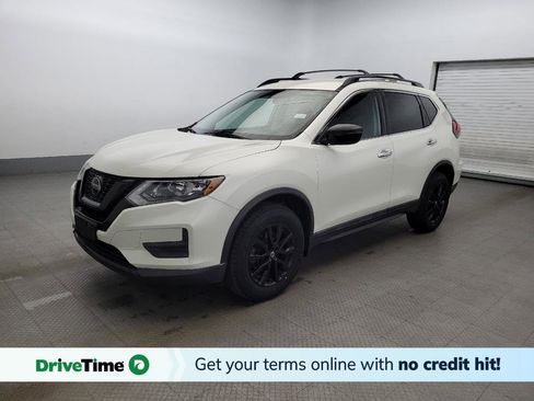 Used 2018 Nissan Rogue SV image 1