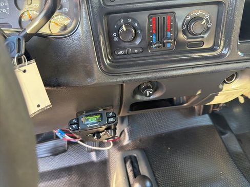 Used 2005 GMC Sierra 3500 W/T image 28