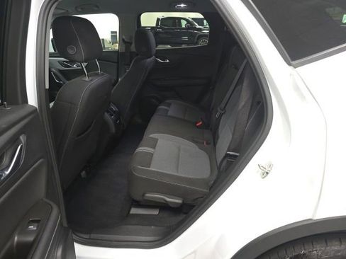 Used 2025 Chevrolet Blazer LT FWD image 11
