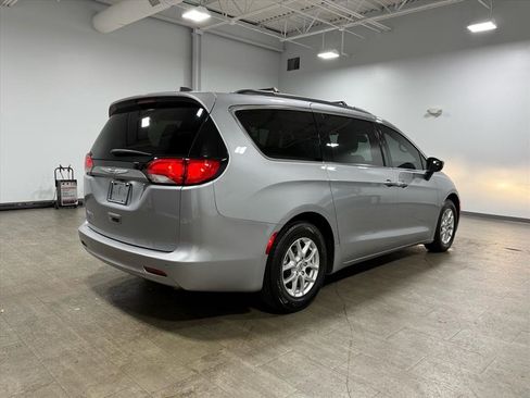 Used 2021 Chrysler Voyager Lxi image 4