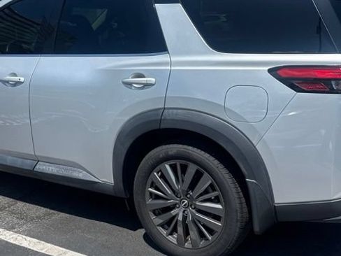 Used 2022 Nissan Pathfinder SL w/ SL Premium Package FWD image 7