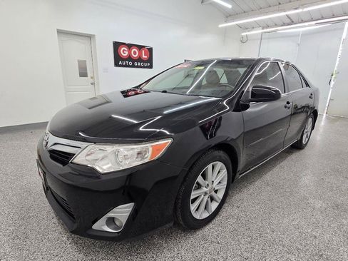 Used 2014 Toyota Camry XLE FWD image 3