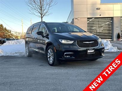 Used 2022 Chrysler Pacifica Touring-L