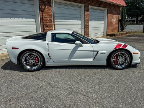 Used 2007 Chevrolet Corvette Z06 w/ Preferred Equipment Group RWD image 36