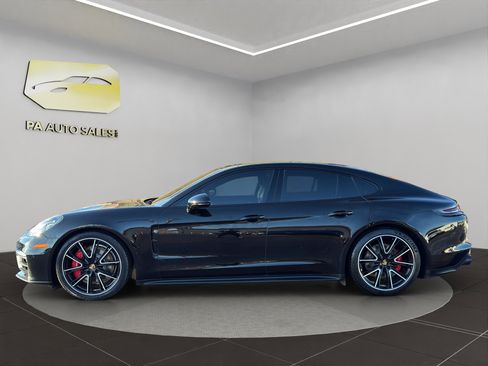 Used 2020 Porsche Panamera GTS image 4