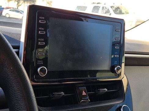 Used 2020 Toyota Corolla LE image 10