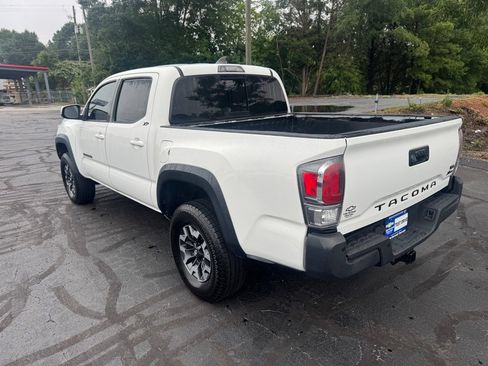 Used 2021 Toyota Tacoma TRD Off-Road w/ Technology Package RWD image 3