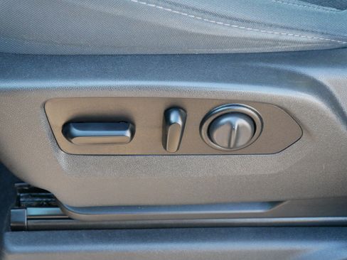 Used 2020 GMC Sierra 1500 SLE w/ SLE Value Package image 17