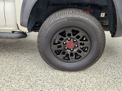 Used 2018 Toyota Tacoma TRD Pro AWD/4WD image 9