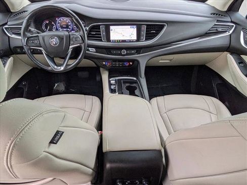 Used 2022 Buick Enclave Premium image 16