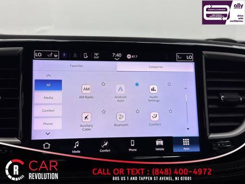 Used 2022 Chrysler Pacifica Touring-L image 39