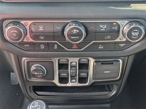 New 2025 Jeep Gladiator Sport image 19